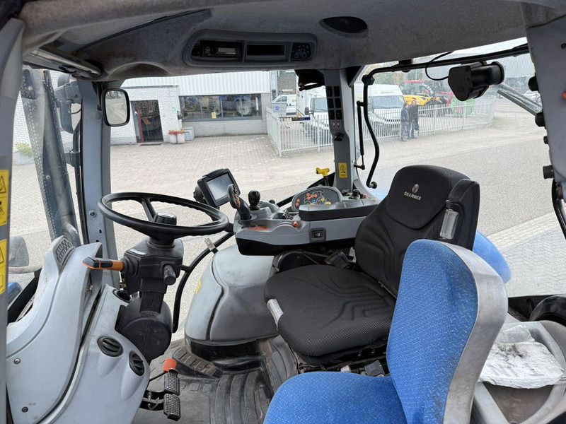 New Holland T7.210 Auto Command - Tracteur agricole: photos 5 New Holland T7.210 Auto Command - Tracteur agricole: photos 5
