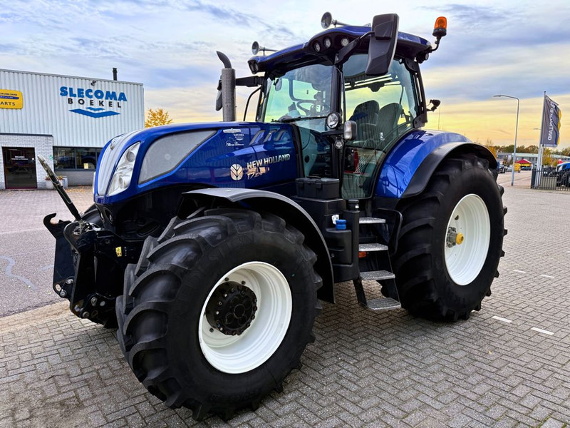New Holland T7.270 AC 10 Years Blue Power Edition - Tracteur agricole: photos 1 New Holland T7.270 AC 10 Years Blue Power Edition - Tracteur agricole: photos 1