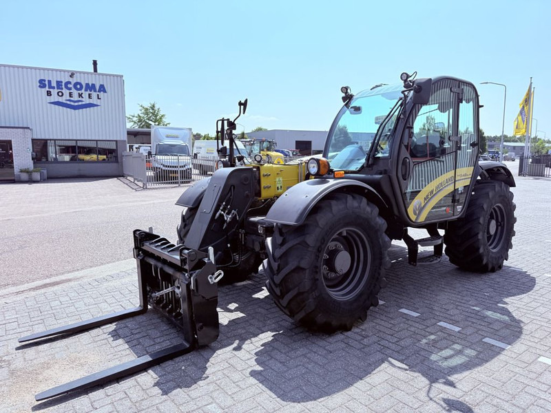 New Holland TH7.42 Telehandler - Chariot télescopique: photos 2 New Holland TH7.42 Telehandler - Chariot télescopique: photos 2