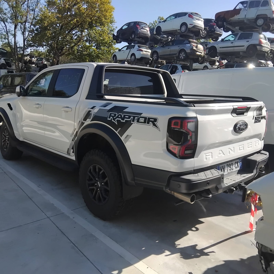 FORD RANGER RAPTOR - Pick-up: photos 3 FORD RANGER RAPTOR - Pick-up: photos 3