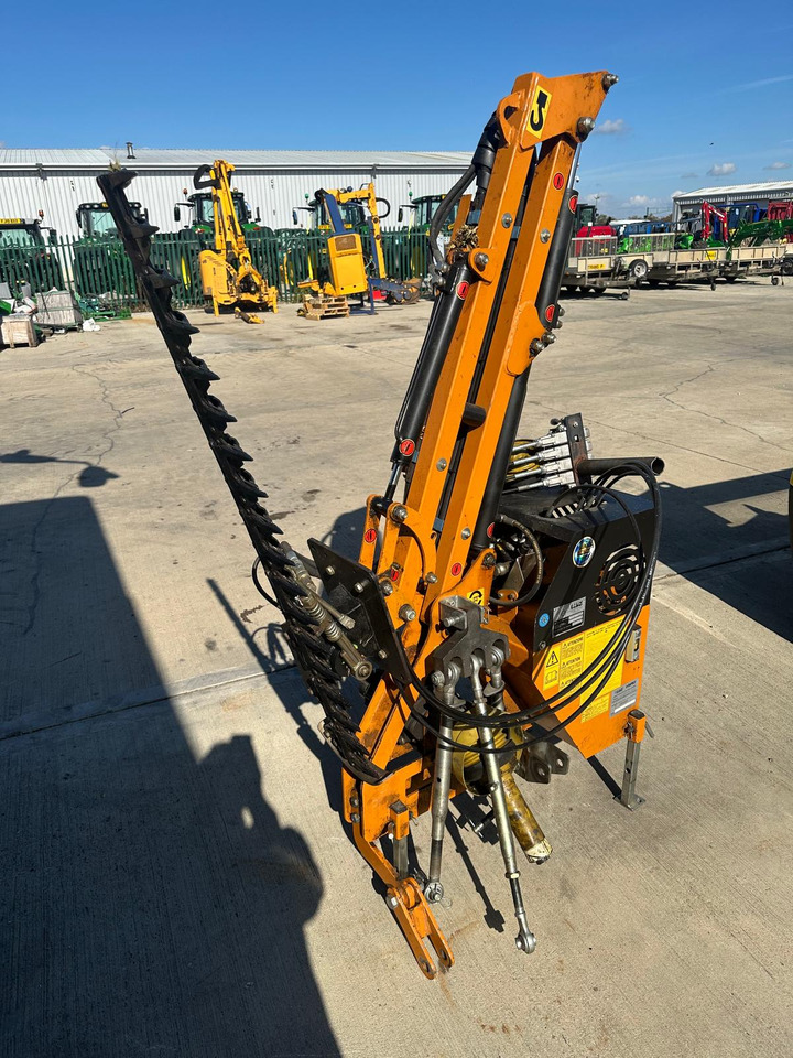Berti FB/G 250 Hedgecutter - Epareuse: photos 1 Berti FB/G 250 Hedgecutter - Epareuse: photos 1