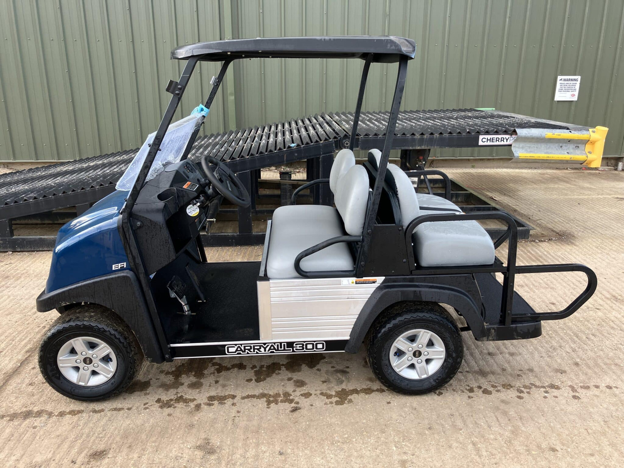 Club Car Carryall 300 w/ 4 Seat Conversion - Quadricycle: photos 5 Club Car Carryall 300 w/ 4 Seat Conversion - Quadricycle: photos 5
