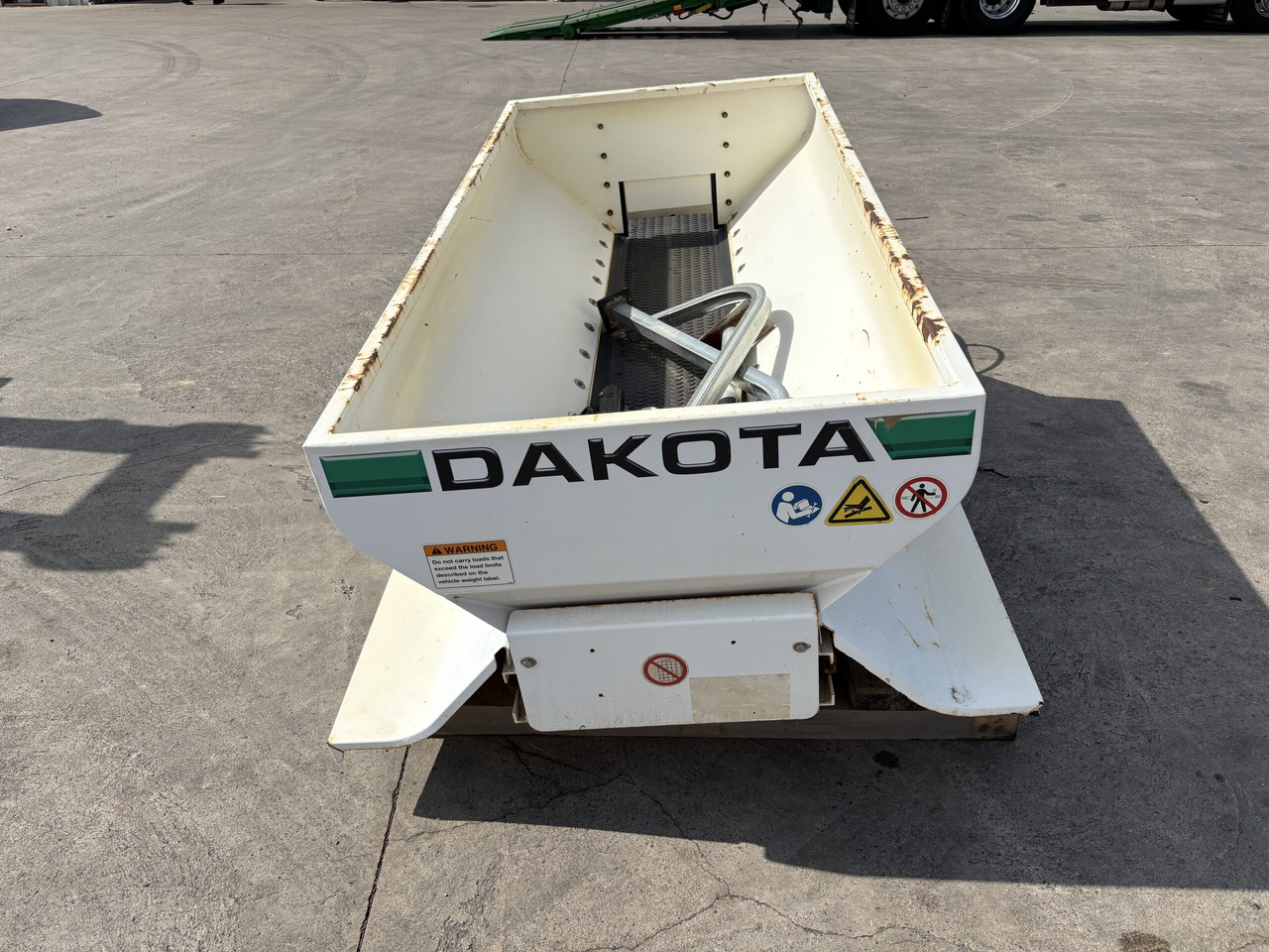 Dakota 410 Top Dresser to suit 2030A Pro Gator - Distributeur d'engrais: photos 3 Dakota 410 Top Dresser to suit 2030A Pro Gator - Distributeur d'engrais: photos 3