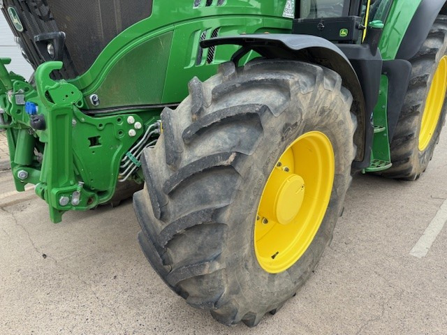 JOHN DEERE 6155M - Tracteur agricole: photos 2 JOHN DEERE 6155M - Tracteur agricole: photos 2