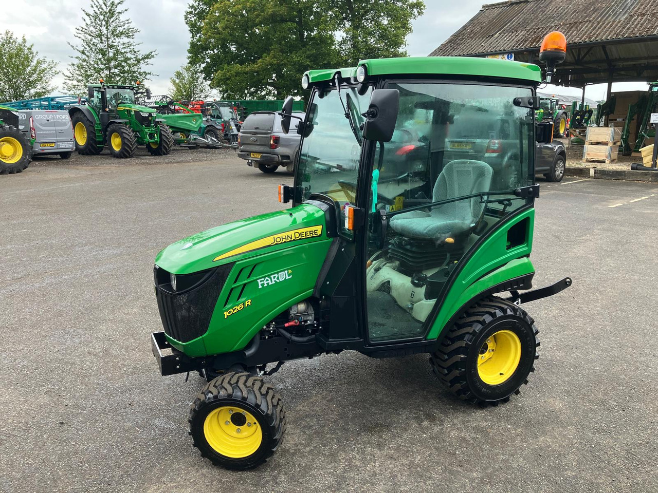 John Deere 1026R compact tractor - Micro tracteur: photos 1 John Deere 1026R compact tractor - Micro tracteur: photos 1