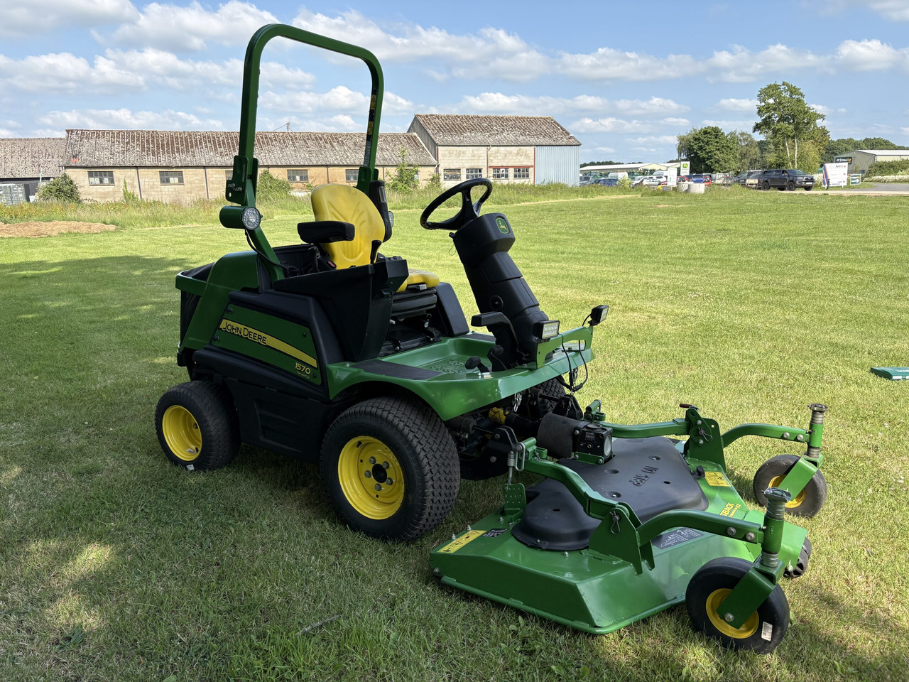 John Deere 1570 Out-Front Mower - Motofaucheuse: photos 3 John Deere 1570 Out-Front Mower - Motofaucheuse: photos 3