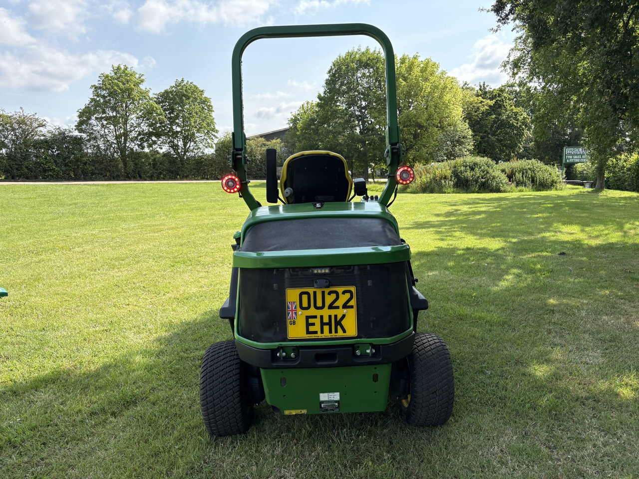 John Deere 1570 Out-Front Mower - Motofaucheuse: photos 4 John Deere 1570 Out-Front Mower - Motofaucheuse: photos 4