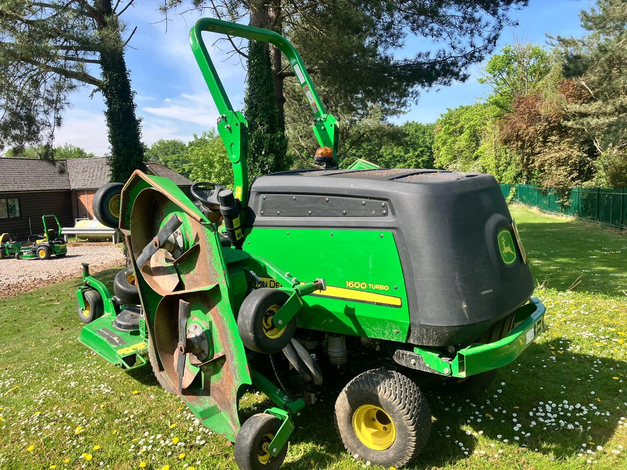 John Deere 1600T Wide Area Mower - Motofaucheuse: photos 5 John Deere 1600T Wide Area Mower - Motofaucheuse: photos 5
