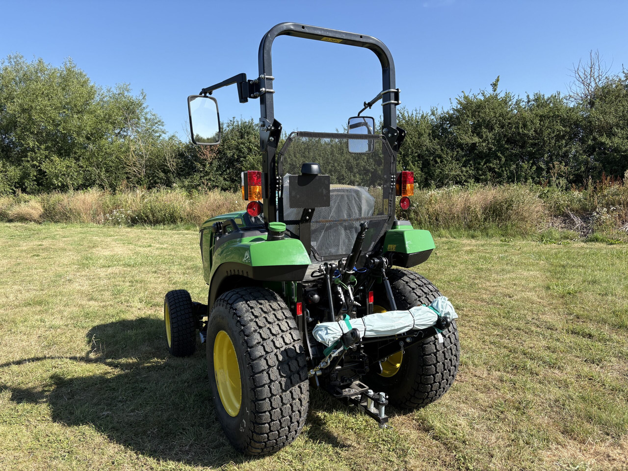 John Deere 2032R Compact Tractor - Micro tracteur: photos 3 John Deere 2032R Compact Tractor - Micro tracteur: photos 3