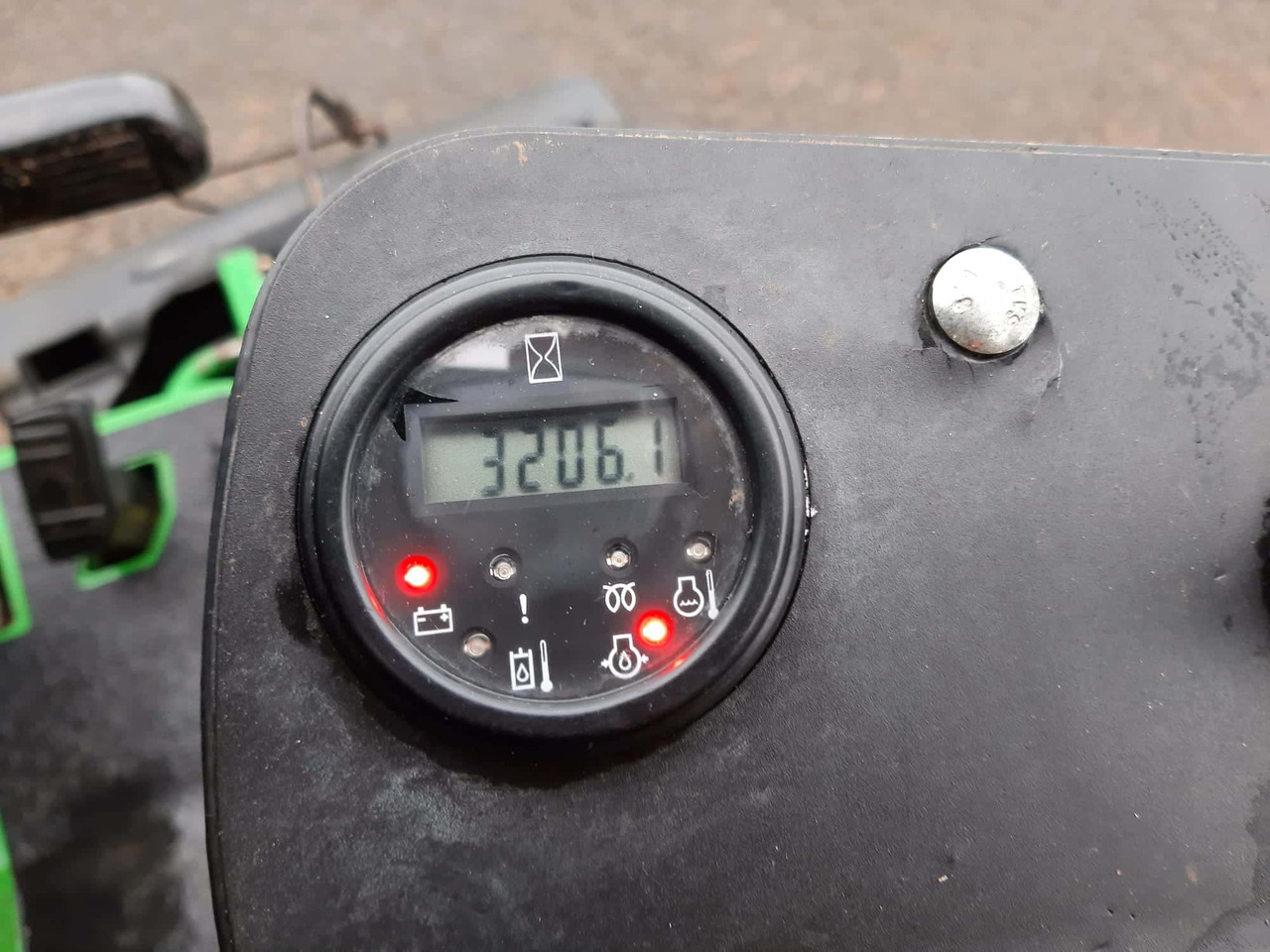 Motofaucheuse John Deere 2500E greens triple mower: photos 15