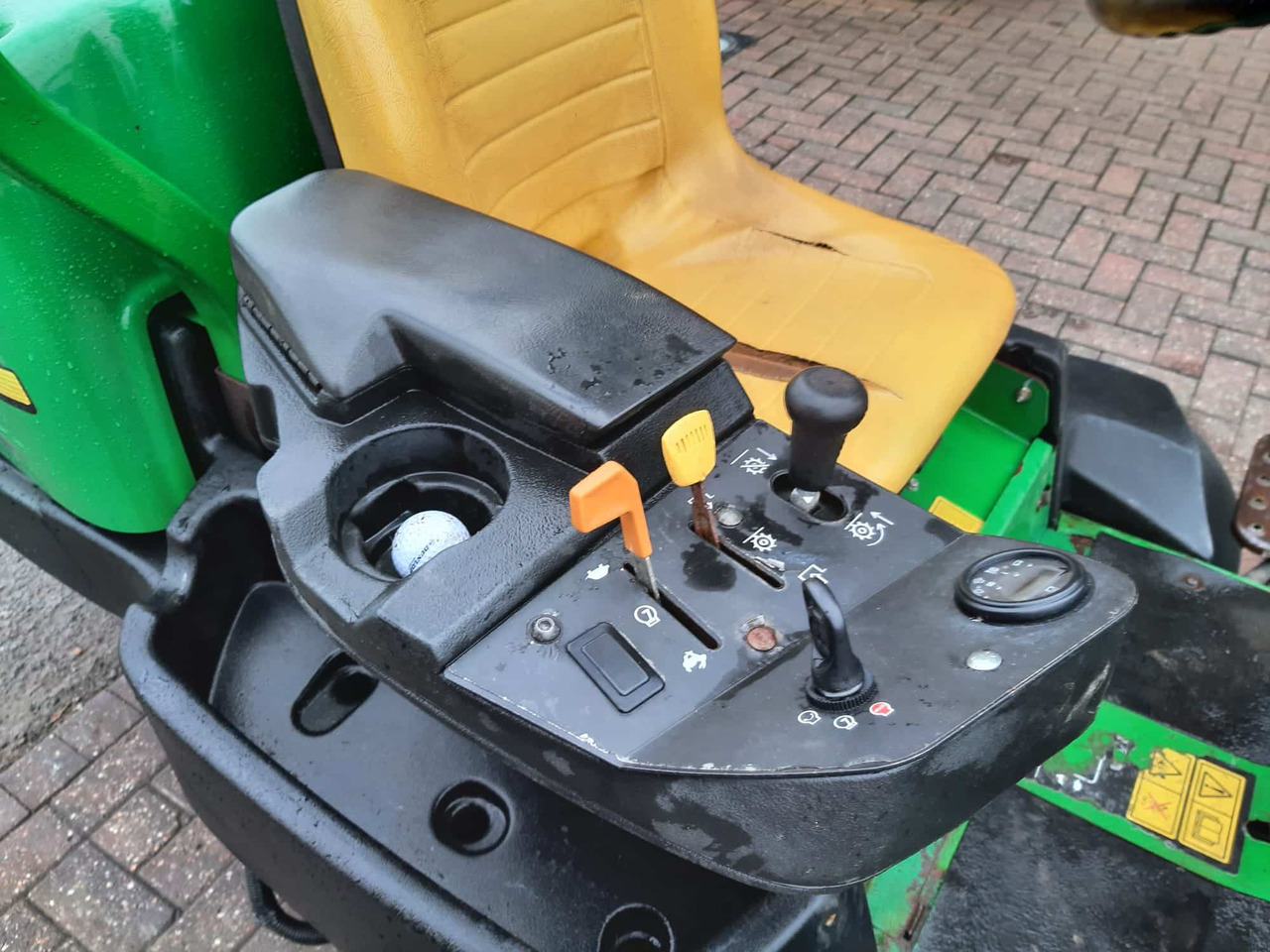 Motofaucheuse John Deere 2500E greens triple mower: photos 8