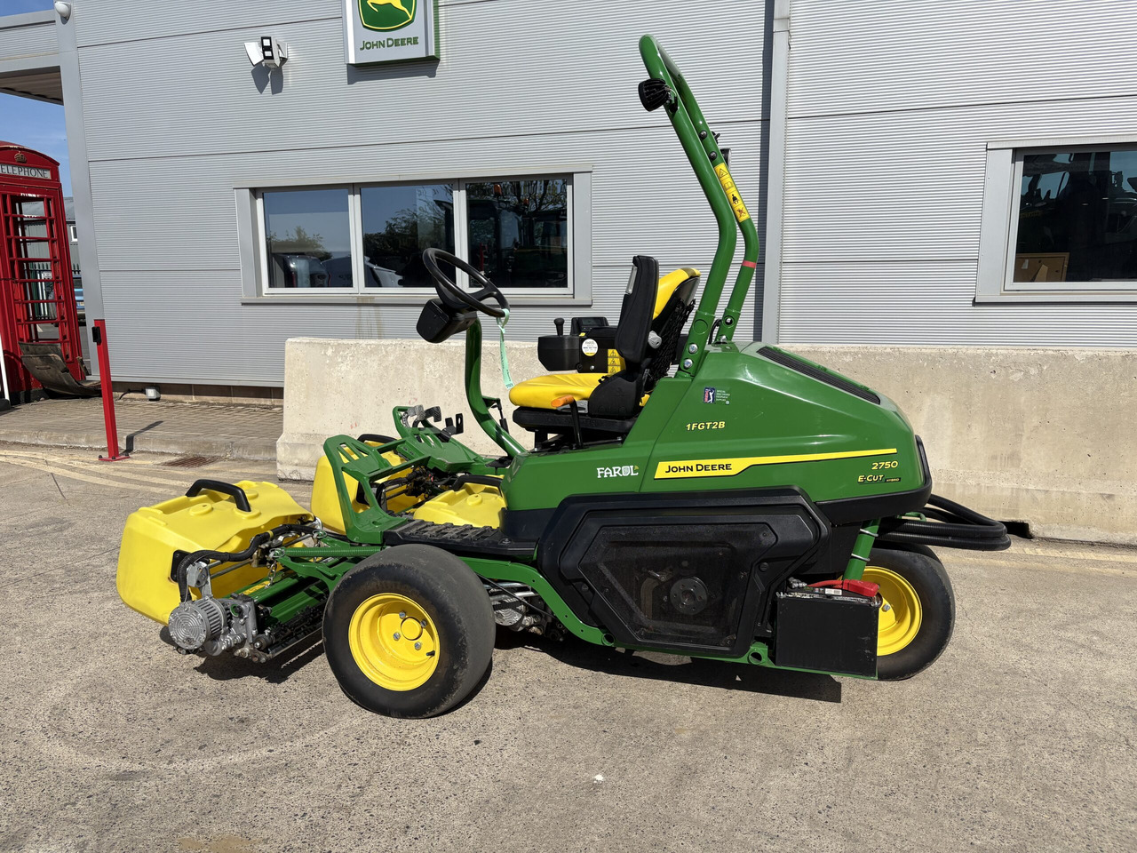 John Deere 2750E Triplex mower - Motofaucheuse: photos 3 John Deere 2750E Triplex mower - Motofaucheuse: photos 3