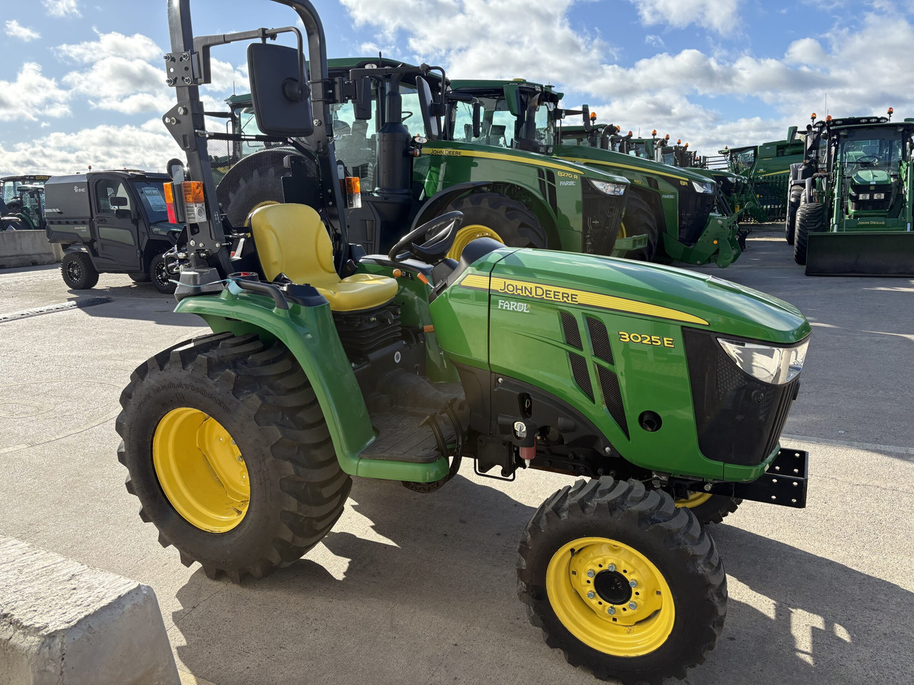 John Deere 3025E Compact tractor - Micro tracteur: photos 2 John Deere 3025E Compact tractor - Micro tracteur: photos 2