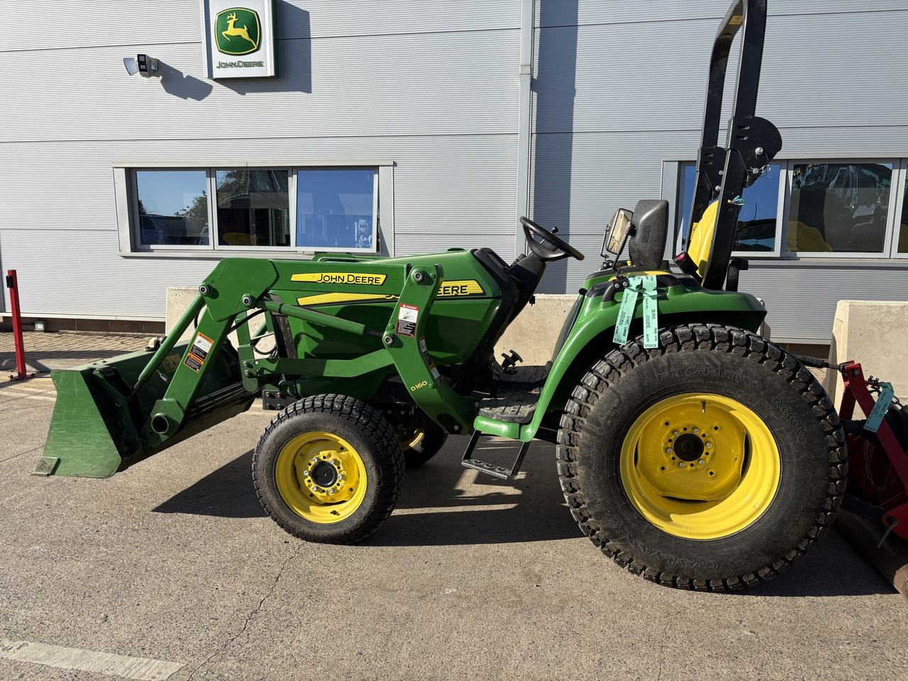 John Deere 3036E compact tractor with Loader - Micro tracteur: photos 1 John Deere 3036E compact tractor with Loader - Micro tracteur: photos 1