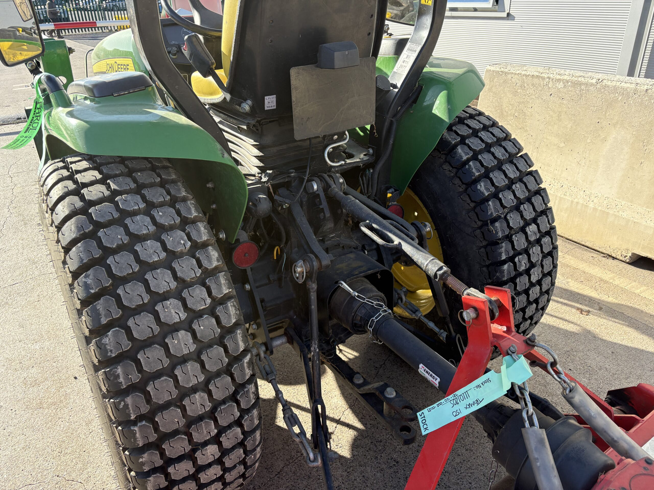 John Deere 3036E compact tractor with Loader - Micro tracteur: photos 5 John Deere 3036E compact tractor with Loader - Micro tracteur: photos 5