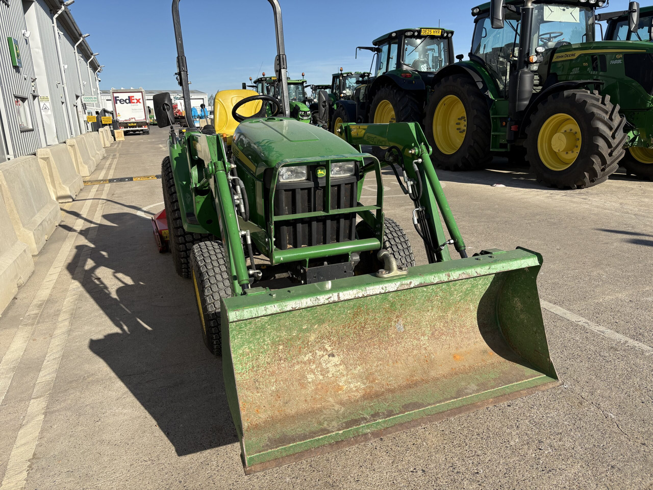John Deere 3036E compact tractor with Loader - Micro tracteur: photos 2 John Deere 3036E compact tractor with Loader - Micro tracteur: photos 2
