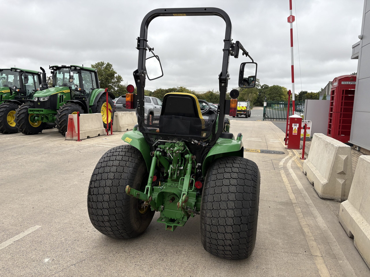 John Deere 3039R Compact Tractor - Micro tracteur: photos 5 John Deere 3039R Compact Tractor - Micro tracteur: photos 5