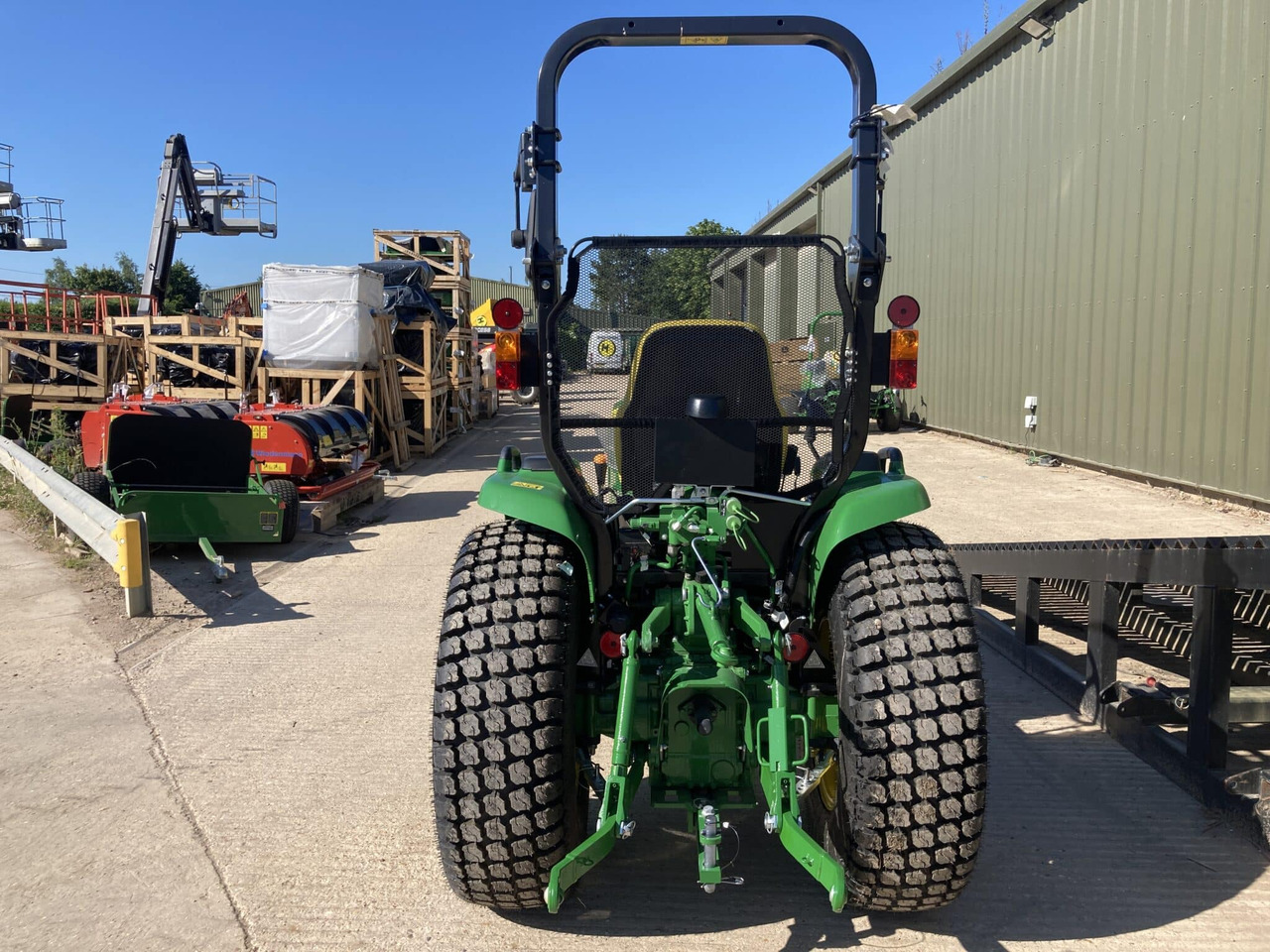 John Deere 3039R compact tractor - Micro tracteur: photos 4 John Deere 3039R compact tractor - Micro tracteur: photos 4