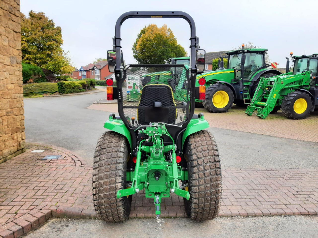 John Deere 3046R compact tractor - Micro tracteur: photos 5 John Deere 3046R compact tractor - Micro tracteur: photos 5
