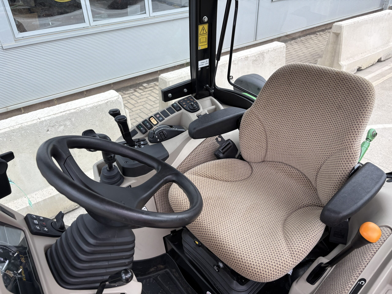 John Deere 4066R Compact Tractor - Micro tracteur: photos 5 John Deere 4066R Compact Tractor - Micro tracteur: photos 5