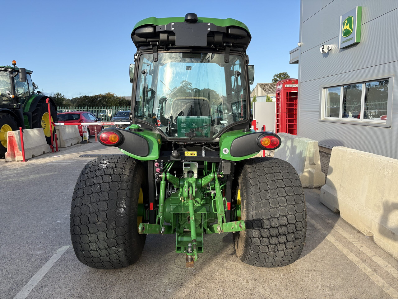 John Deere 4066R Compact Tractor - Micro tracteur: photos 3 John Deere 4066R Compact Tractor - Micro tracteur: photos 3