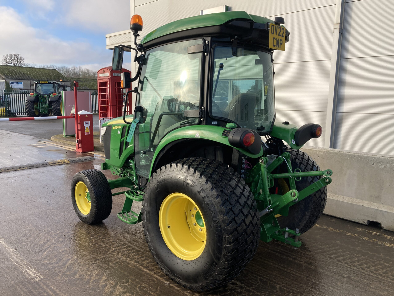 John Deere 4066R Compact Tractor - Micro tracteur: photos 3 John Deere 4066R Compact Tractor - Micro tracteur: photos 3