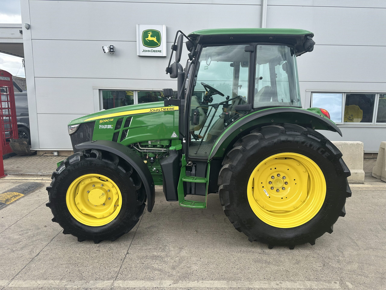 John Deere 5090M - Tracteur agricole: photos 2 John Deere 5090M - Tracteur agricole: photos 2