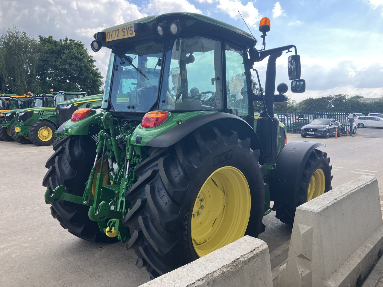 John Deere 5115M - Tracteur agricole: photos 5 John Deere 5115M - Tracteur agricole: photos 5