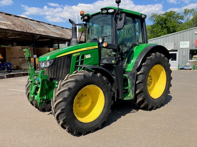 John Deere 6120M - Tracteur agricole: photos 1 John Deere 6120M - Tracteur agricole: photos 1
