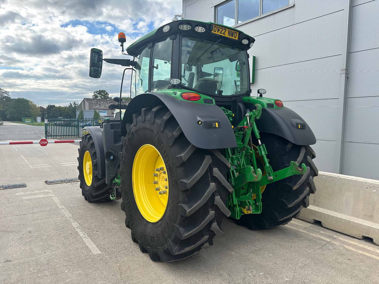 John Deere 6215R - Tracteur agricole: photos 3 John Deere 6215R - Tracteur agricole: photos 3