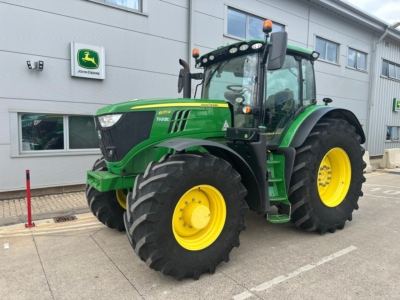John Deere 6215R - Tracteur agricole: photos 1 John Deere 6215R - Tracteur agricole: photos 1
