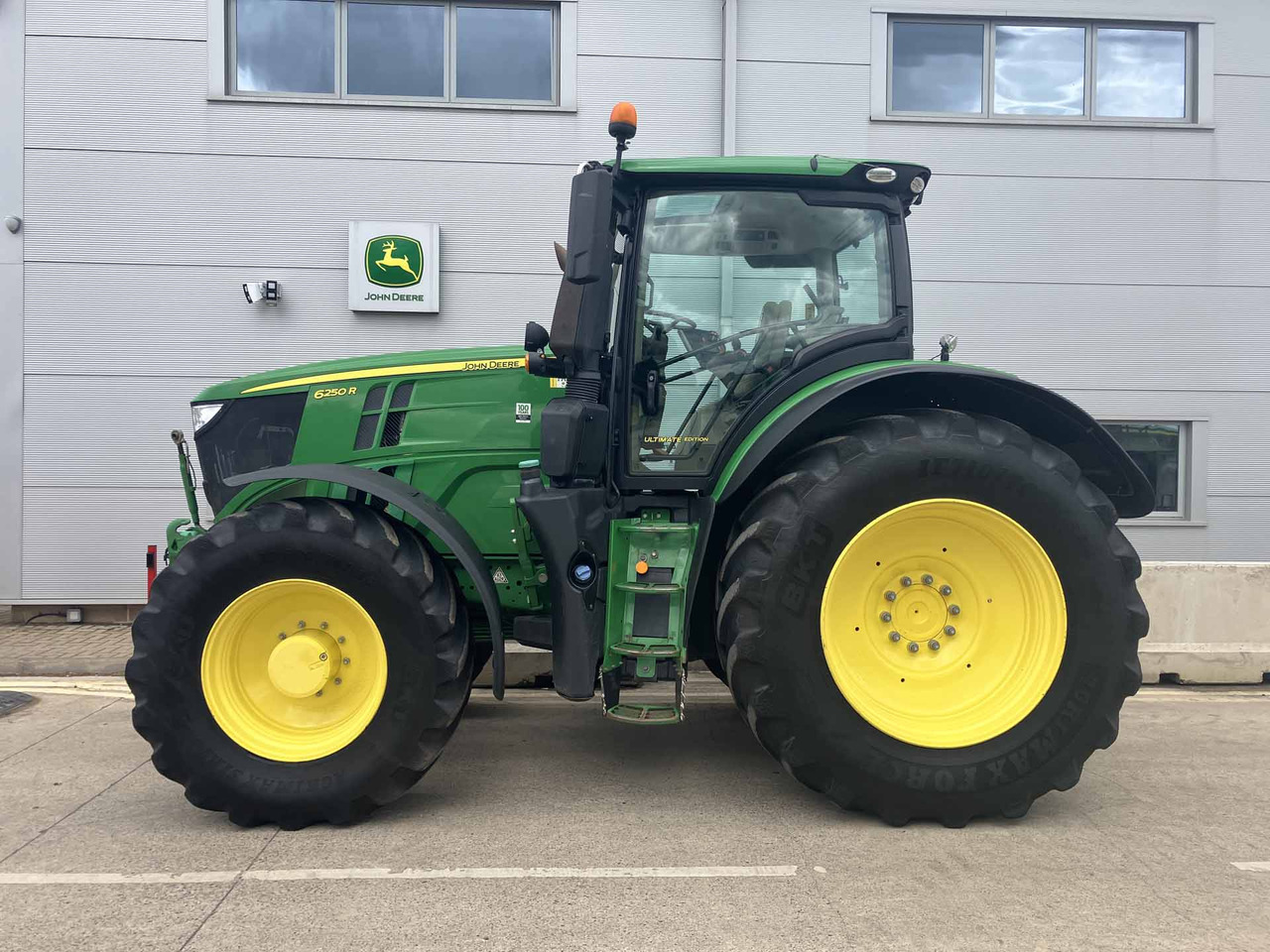 John Deere 6250R - Tracteur agricole: photos 2 John Deere 6250R - Tracteur agricole: photos 2