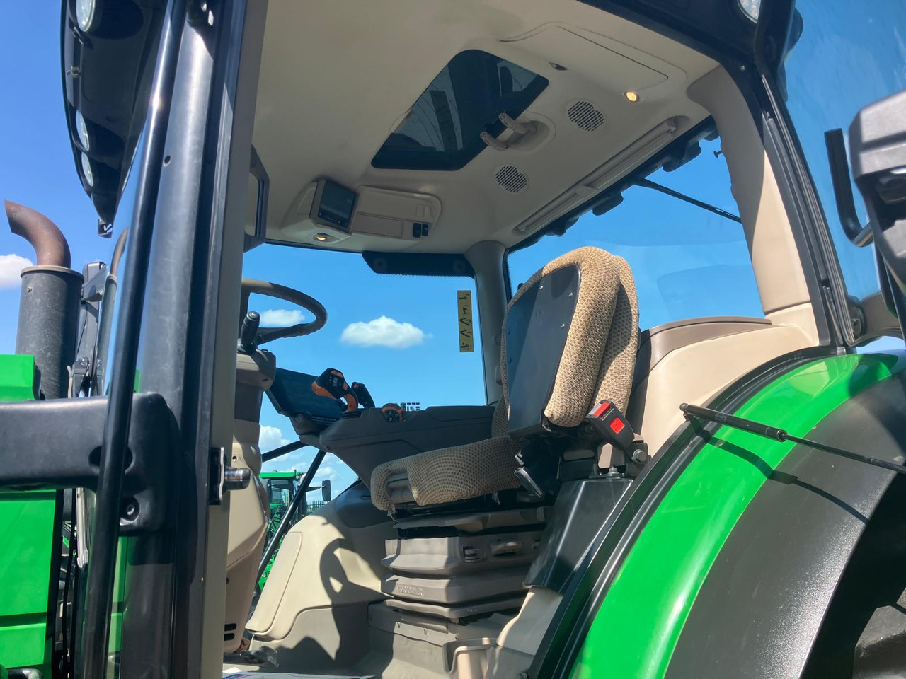 John Deere 6R 155 - Tracteur agricole: photos 4 John Deere 6R 155 - Tracteur agricole: photos 4