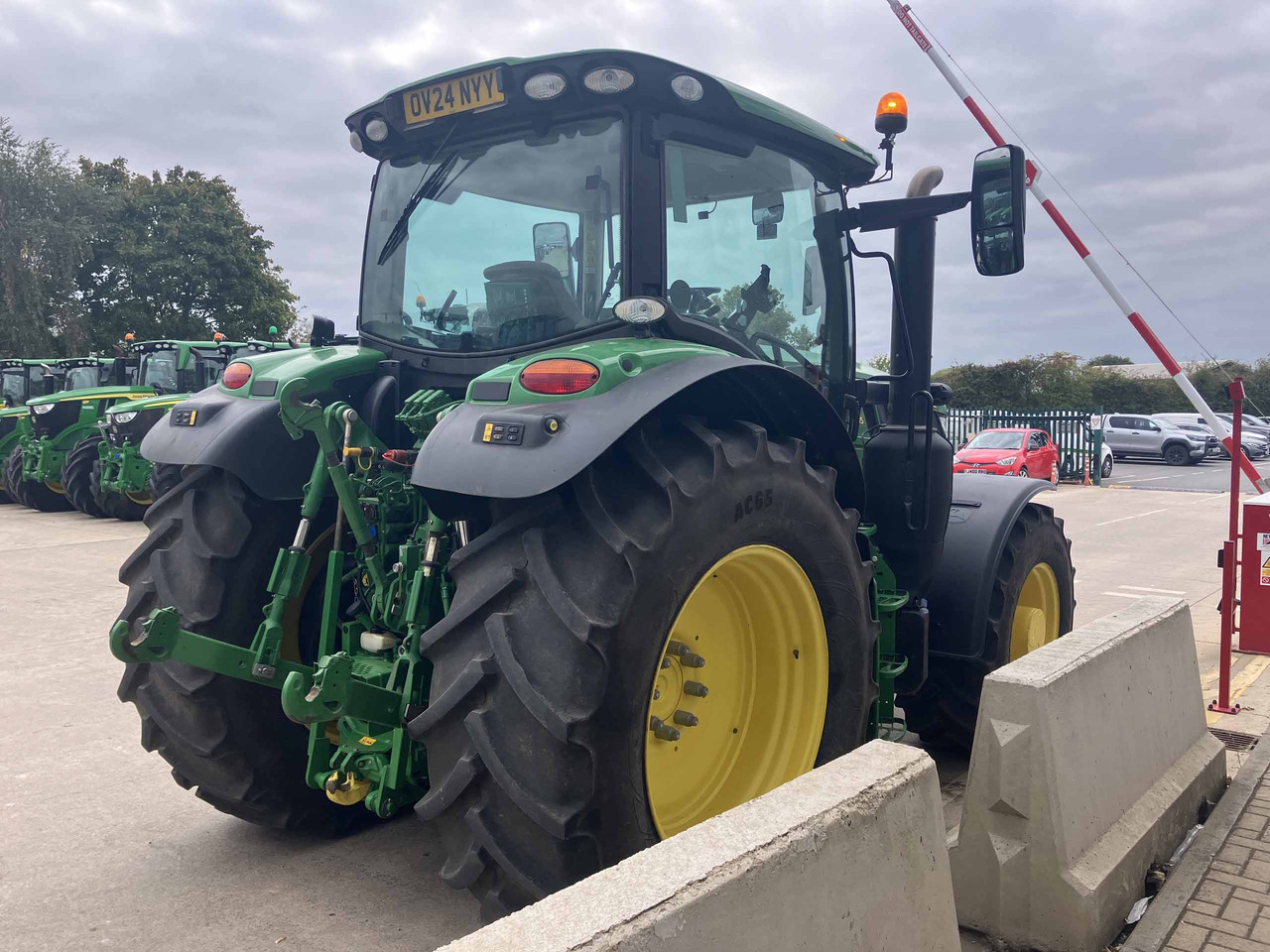 John Deere 6R 155 - Tracteur agricole: photos 5 John Deere 6R 155 - Tracteur agricole: photos 5