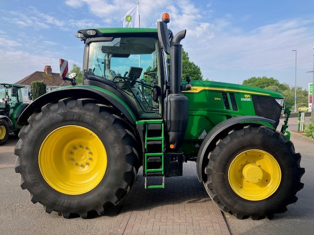 John Deere 6R 250 - Tracteur agricole: photos 5 John Deere 6R 250 - Tracteur agricole: photos 5
