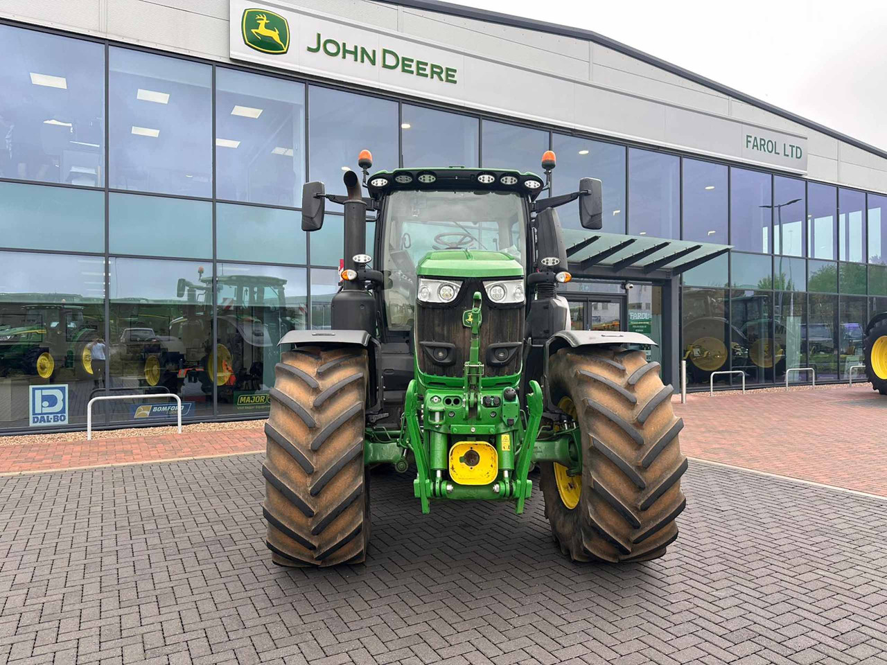 John Deere 6R 250 - Tracteur agricole: photos 3 John Deere 6R 250 - Tracteur agricole: photos 3