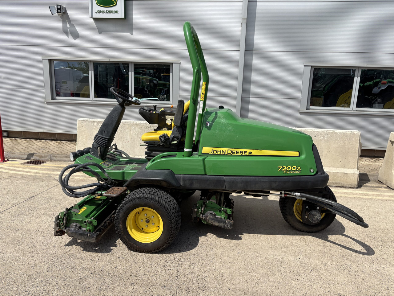 John Deere 7200A Triple Mower - Motofaucheuse: photos 1 John Deere 7200A Triple Mower - Motofaucheuse: photos 1