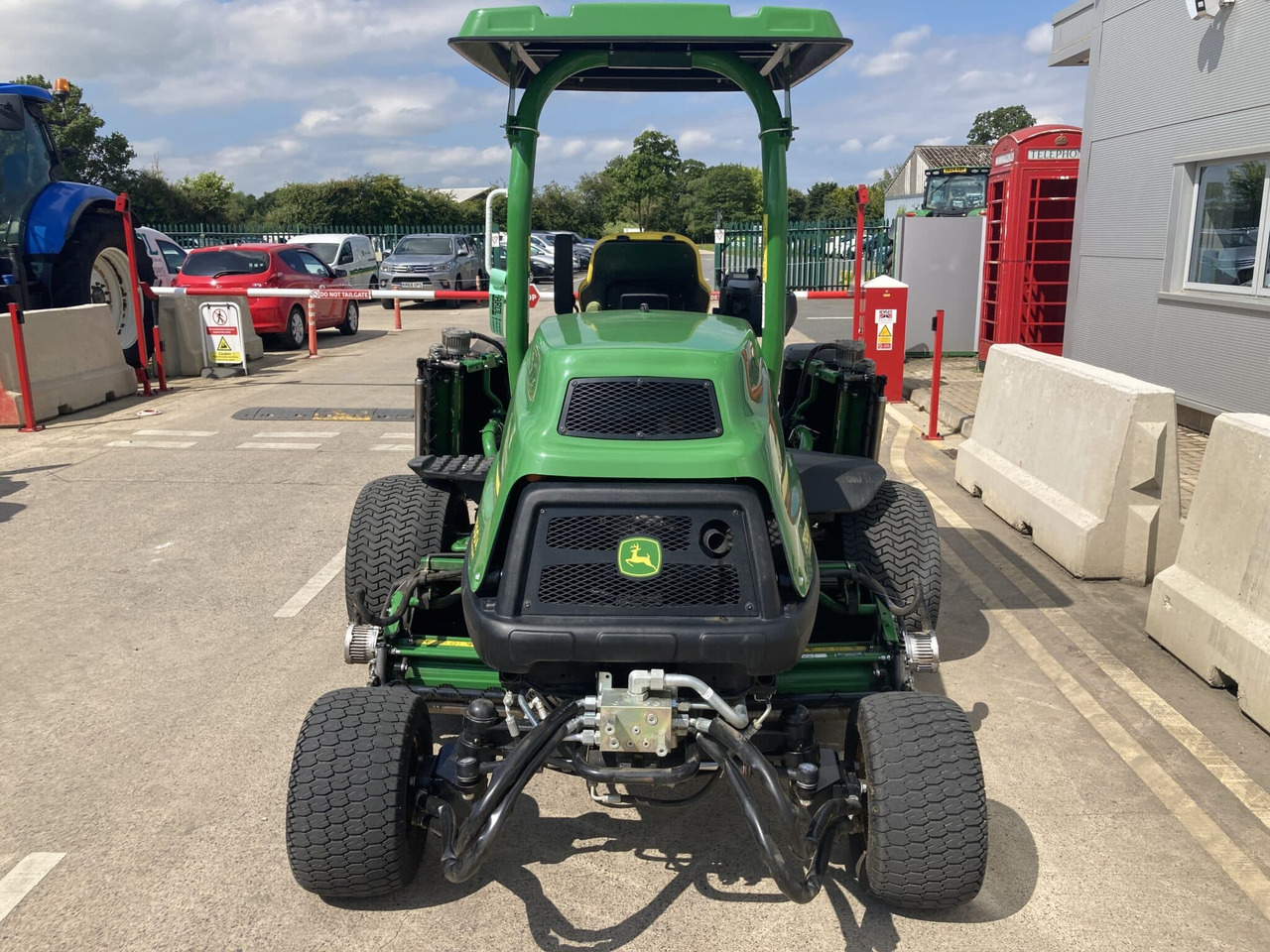 John Deere 7500AE fairway mower - Motofaucheuse: photos 4 John Deere 7500AE fairway mower - Motofaucheuse: photos 4