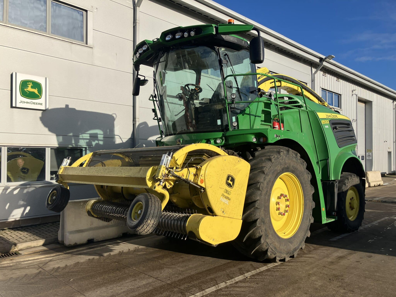 John Deere 8500i - Ensileuse: photos 1 John Deere 8500i - Ensileuse: photos 1