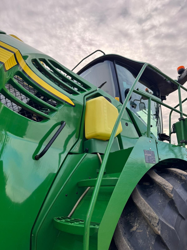John Deere 8600i - Ensileuse: photos 4 John Deere 8600i - Ensileuse: photos 4