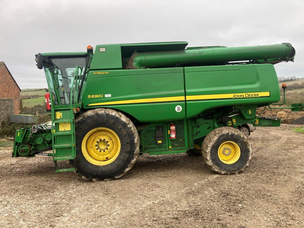 John Deere S690i HM - Moissonneuse-batteuse: photos 1 John Deere S690i HM - Moissonneuse-batteuse: photos 1