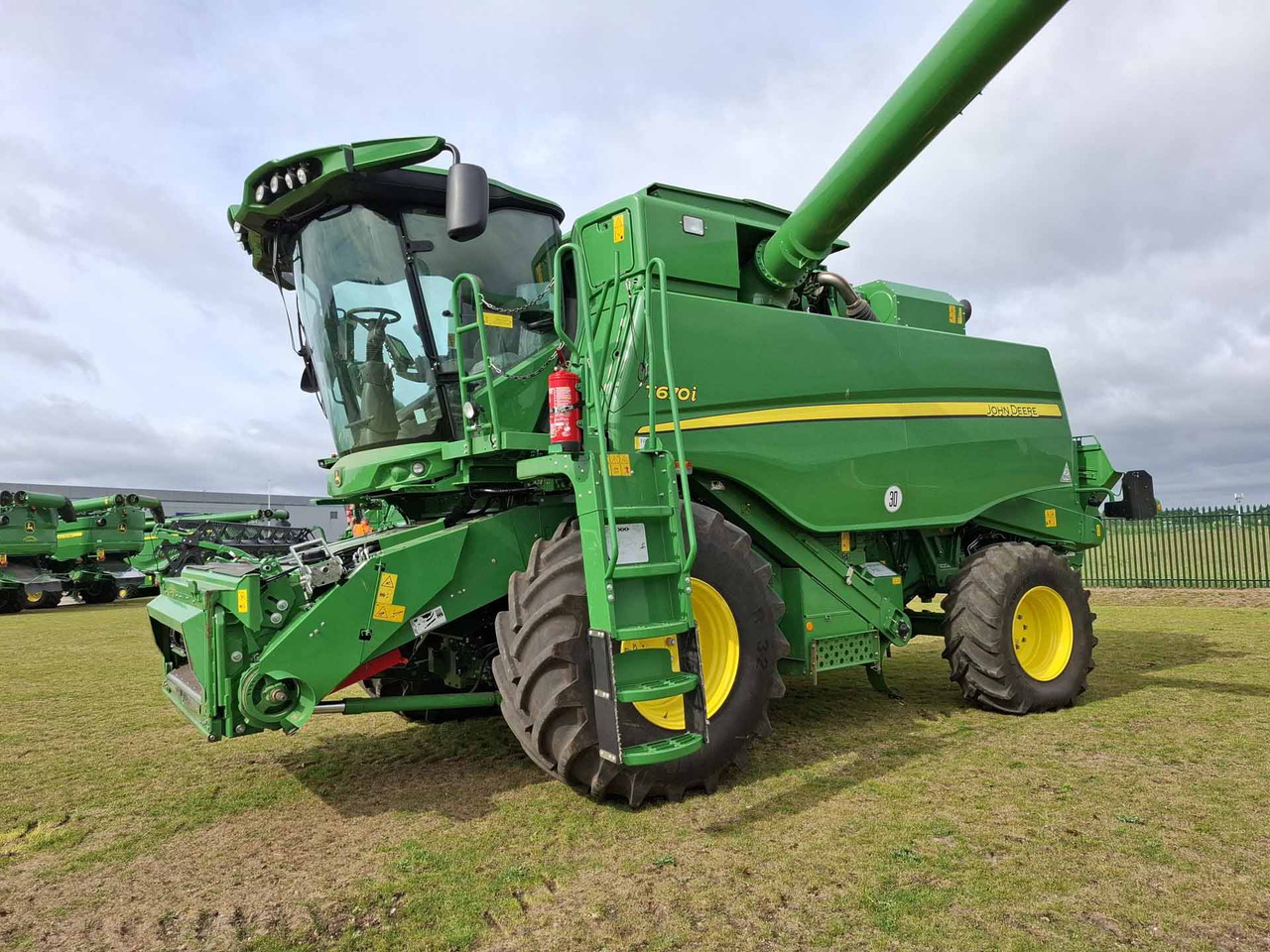 John Deere T670 - Moissonneuse-batteuse: photos 2 John Deere T670 - Moissonneuse-batteuse: photos 2