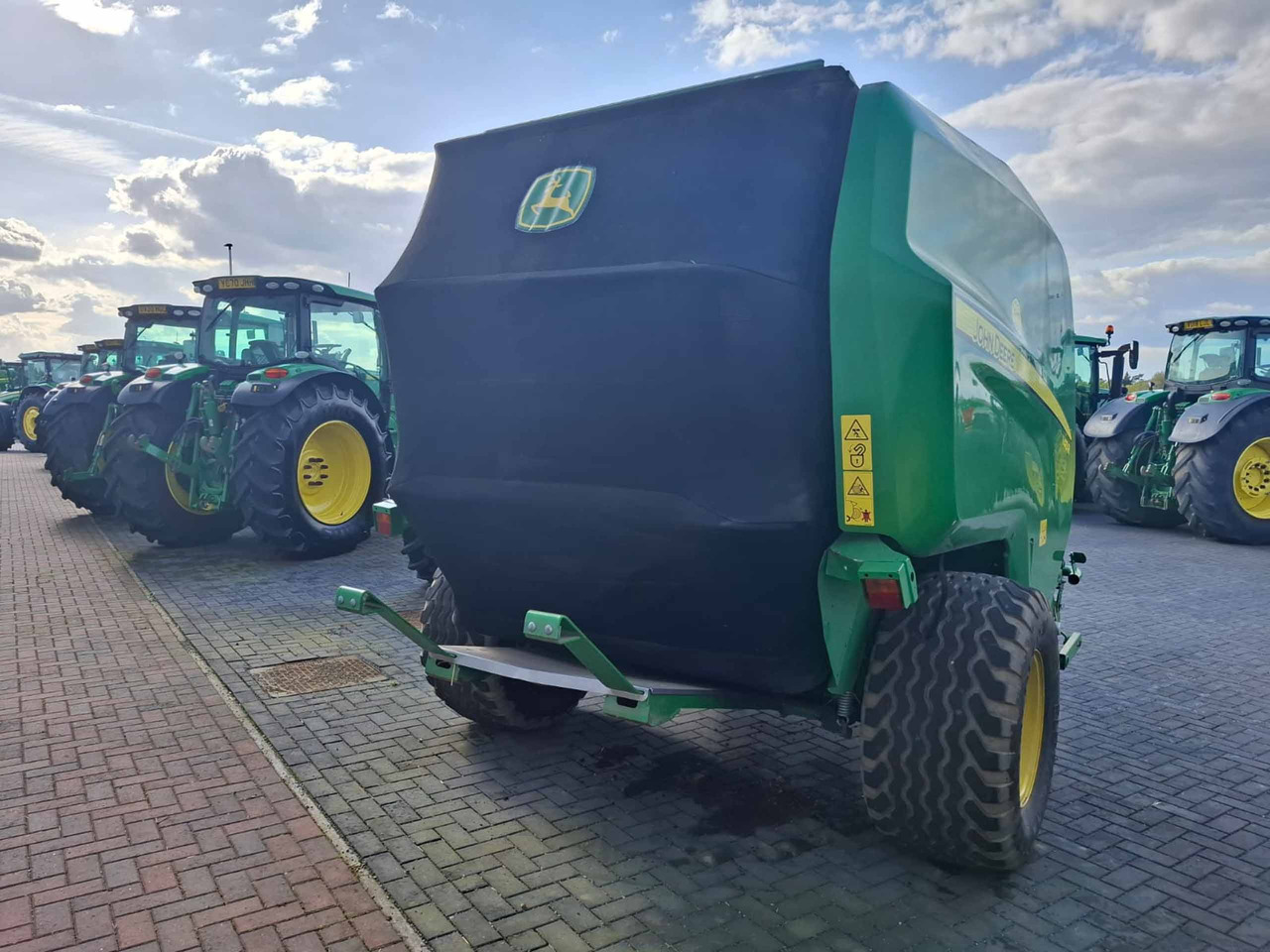 John Deere V451R - Matériel de fenaison: photos 4 John Deere V451R - Matériel de fenaison: photos 4