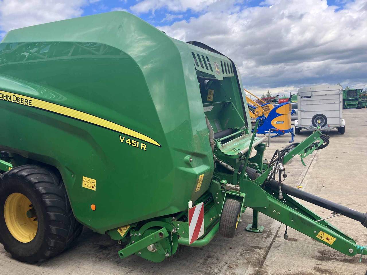 John Deere V451R - Matériel de fenaison: photos 3 John Deere V451R - Matériel de fenaison: photos 3