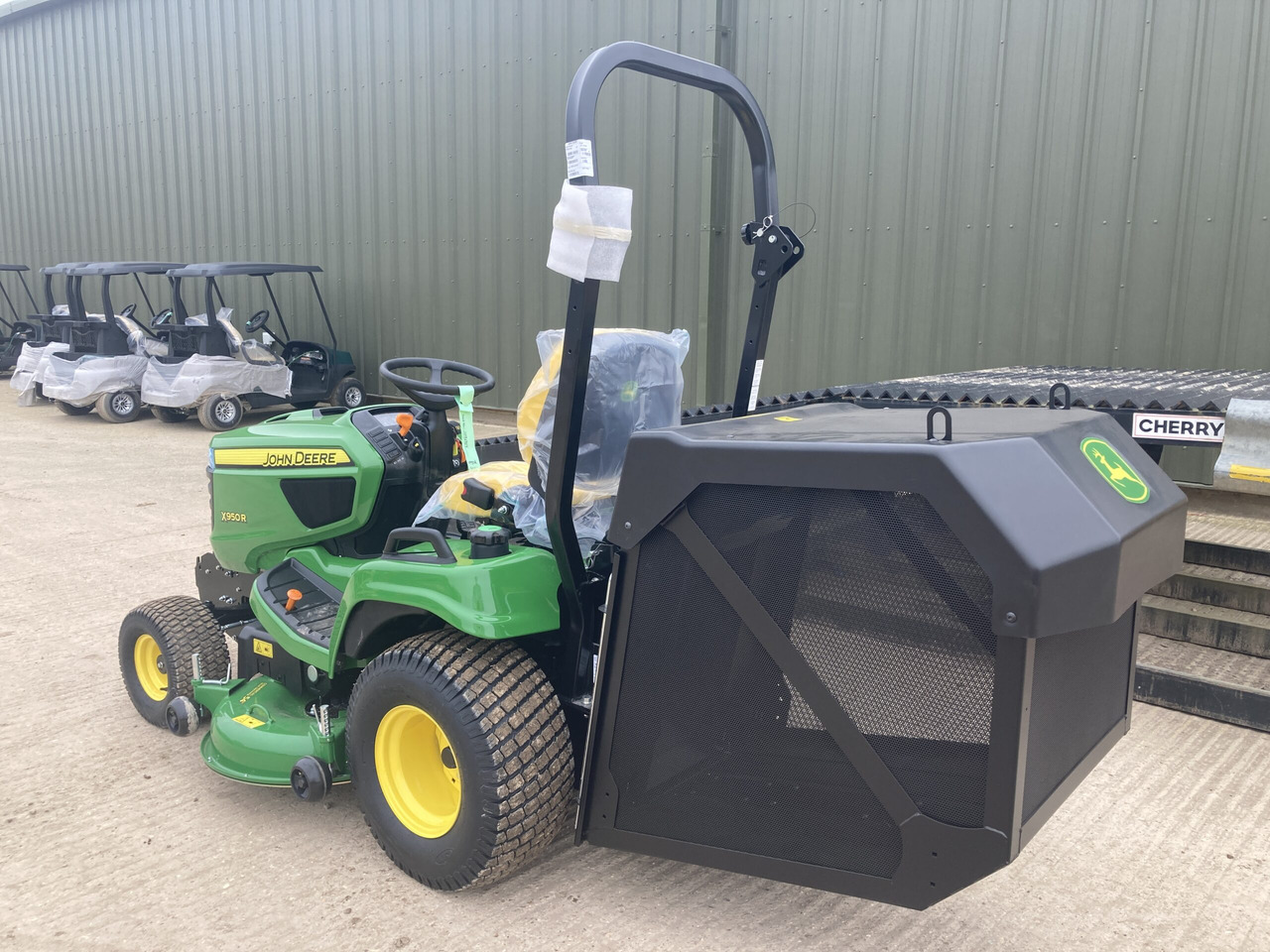 John Deere X950R ride on mower - Motofaucheuse: photos 3 John Deere X950R ride on mower - Motofaucheuse: photos 3
