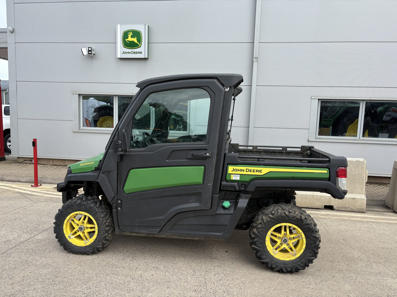 John Deere XUV865M Gator - Quadricycle: photos 1 John Deere XUV865M Gator - Quadricycle: photos 1