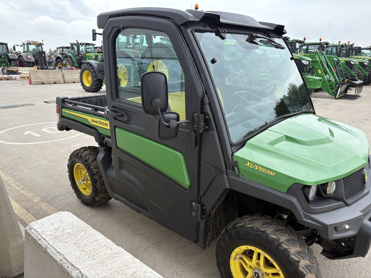 John Deere XUV865M Gator - Quadricycle: photos 3 John Deere XUV865M Gator - Quadricycle: photos 3