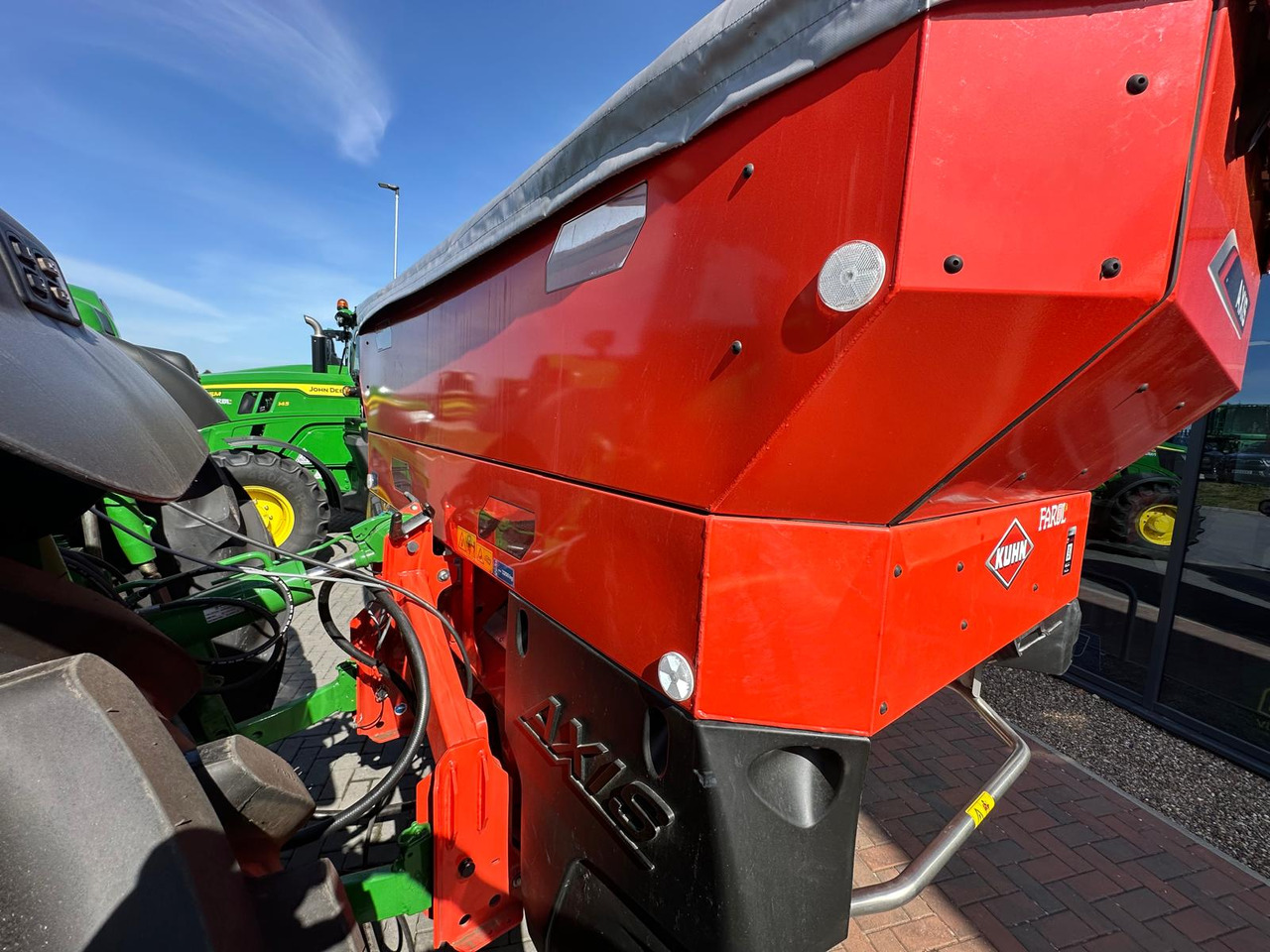 Kuhn Axis 40.2 H EMC W - Distributeur d'engrais: photos 3 Kuhn Axis 40.2 H EMC W - Distributeur d'engrais: photos 3