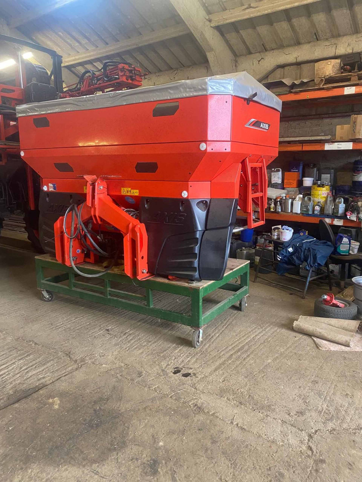 Kuhn Axis 50.2 H-EMC-W - Distributeur d'engrais: photos 5 Kuhn Axis 50.2 H-EMC-W - Distributeur d'engrais: photos 5
