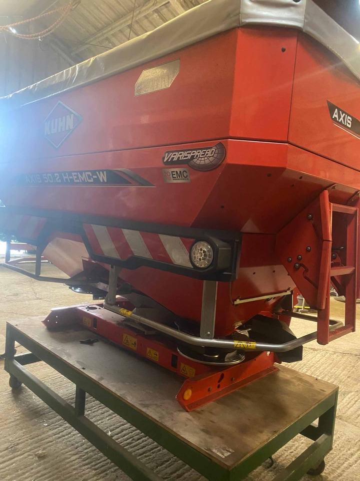Kuhn Axis 50.2 H-EMC-W - Distributeur d'engrais: photos 2 Kuhn Axis 50.2 H-EMC-W - Distributeur d'engrais: photos 2